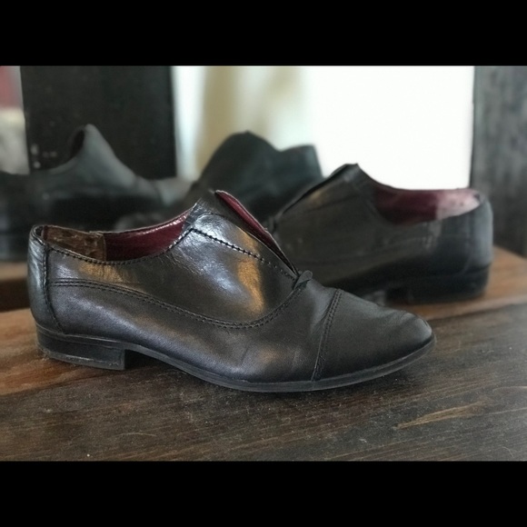 Tommy Hilfiger Black Oxfords Size 9 - Picture 3 of 3